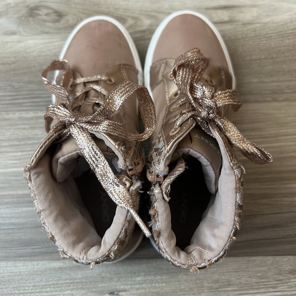 DKNY Girls Fashion Shoes Size 3.5 Gold Lace Up Side Zipper Mid Top Sneakers GUC - Picture 7 of 9